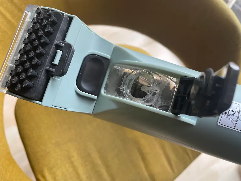 Shark Stainforce einfach zu entleeren Schmutzwasser im Test nach Reinigung